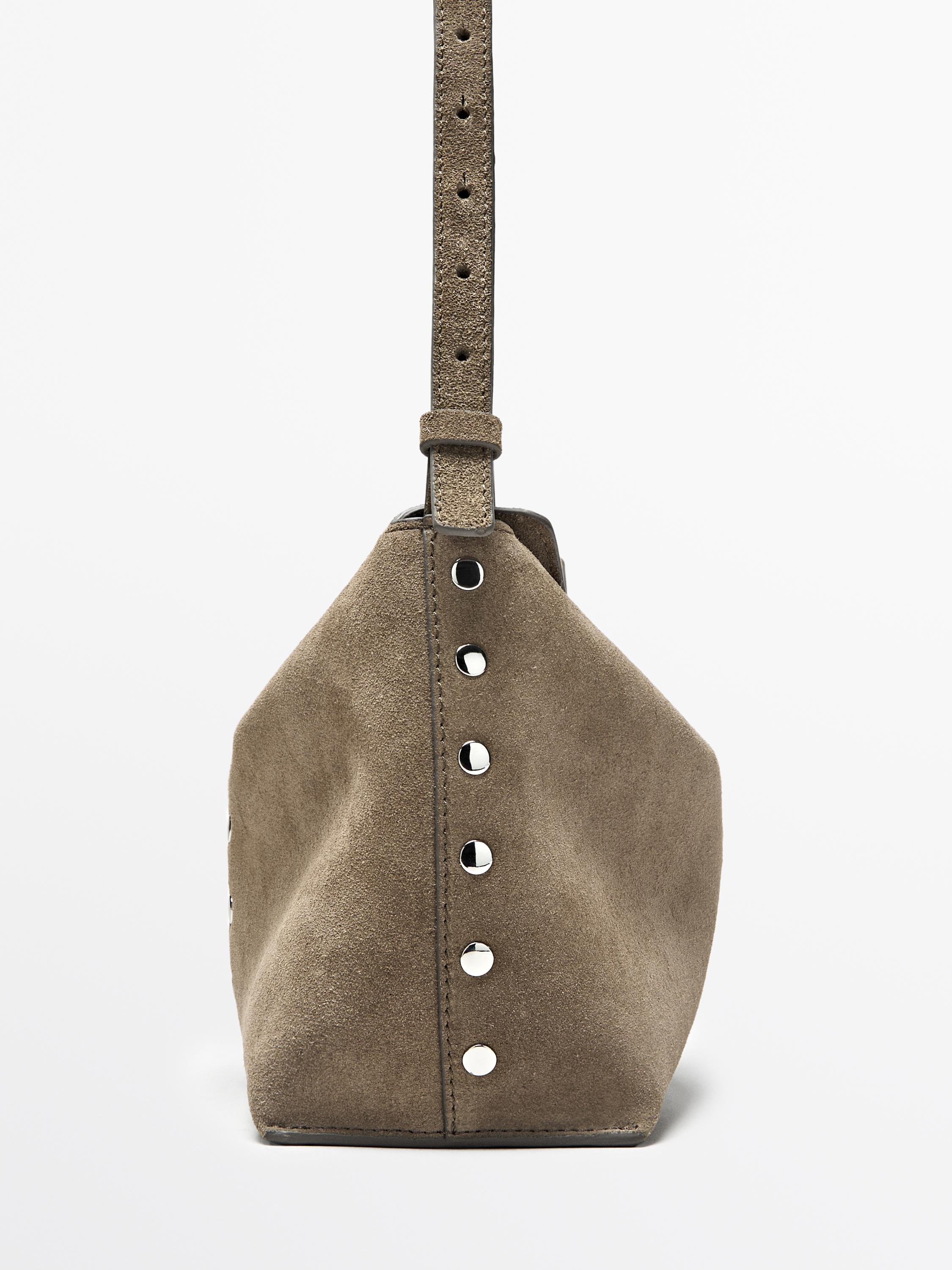 Sac en croûte de cuir clouté